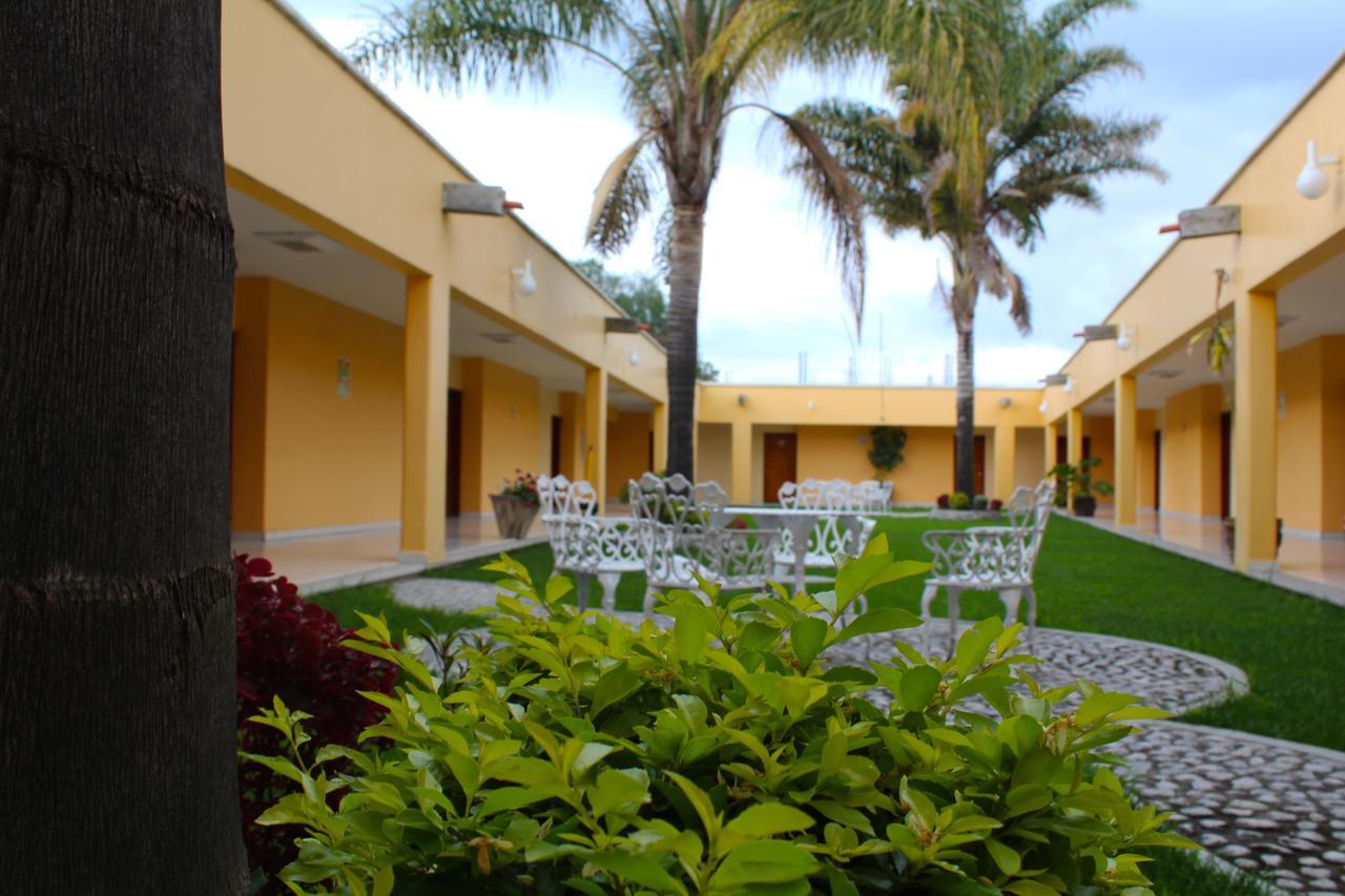 Hotel Real De Cortes Los Reyes  Eksteriør billede