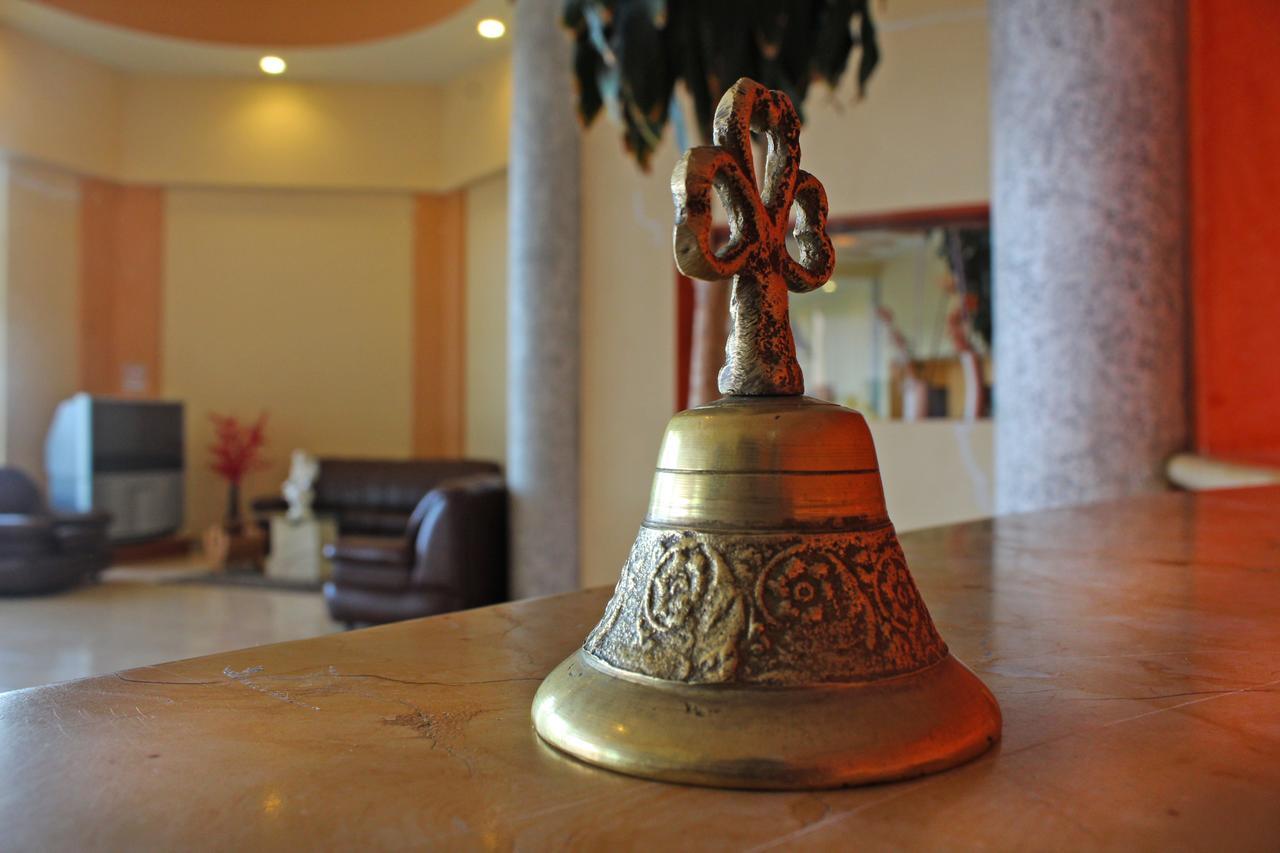 Hotel Real De Cortes Los Reyes  Eksteriør billede