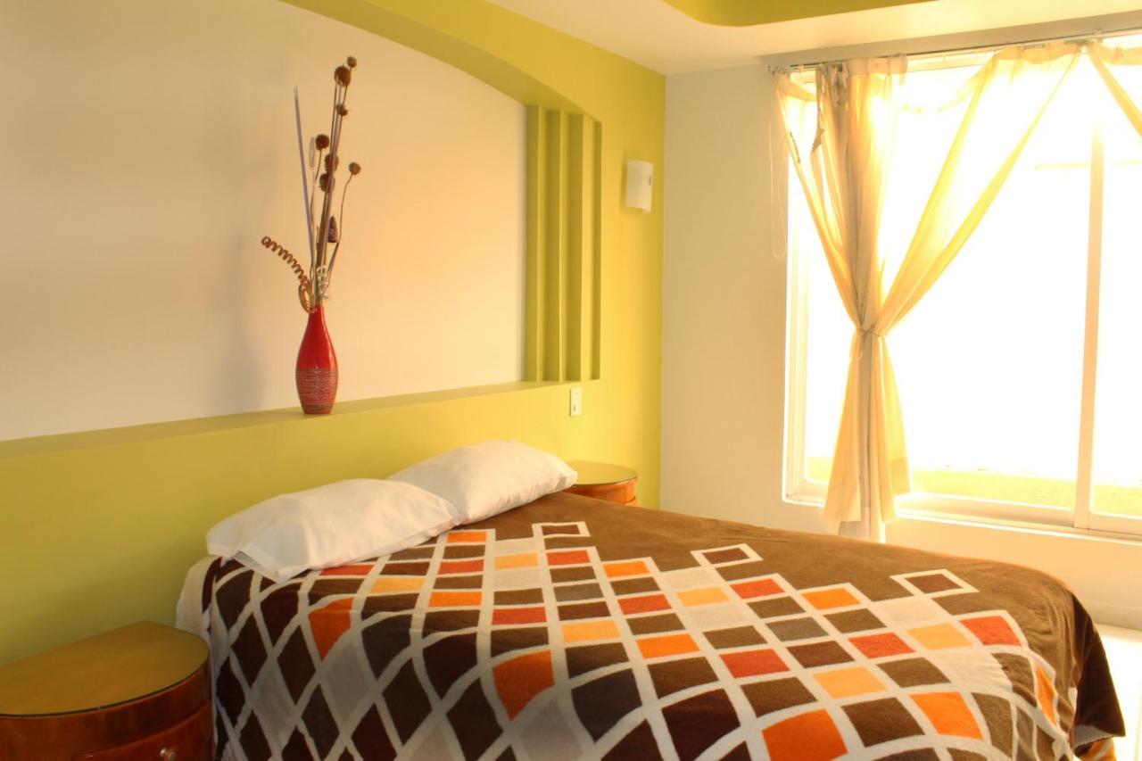 Hotel Real De Cortes Los Reyes  Eksteriør billede
