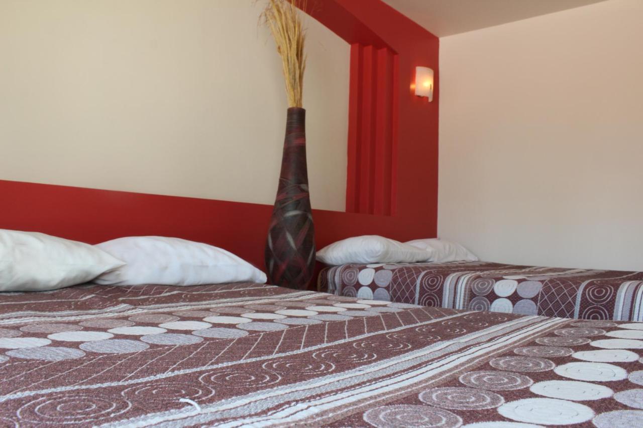Hotel Real De Cortes Los Reyes  Eksteriør billede
